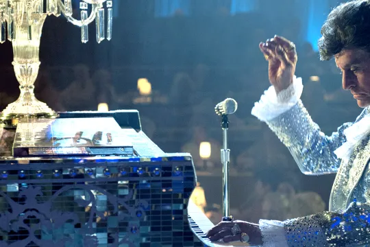 Behind the candelabra 04