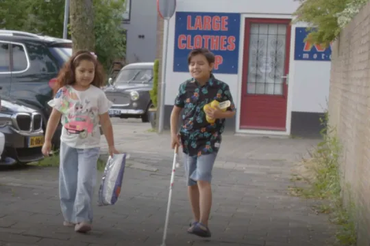 Kom kijken! (2021) - Benyamin en zusje