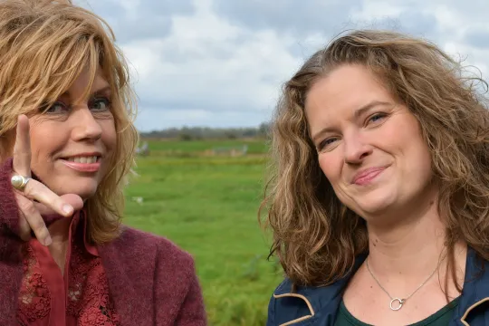 KRO-NCRV's De verwondering met Annemiek Schrijvers en Elke Wiss