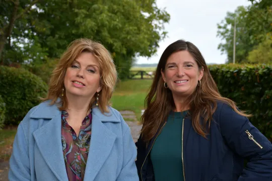 KRO-NCRV's De verwondering met Annemiek Schrijver en Rosaliene Israël