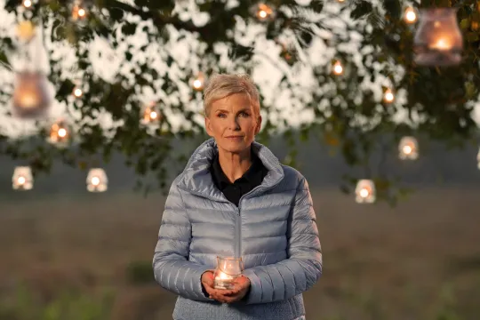 (C) Sander Mulkens - Voor wie steek jij een kaarsje op - Anita Witzier