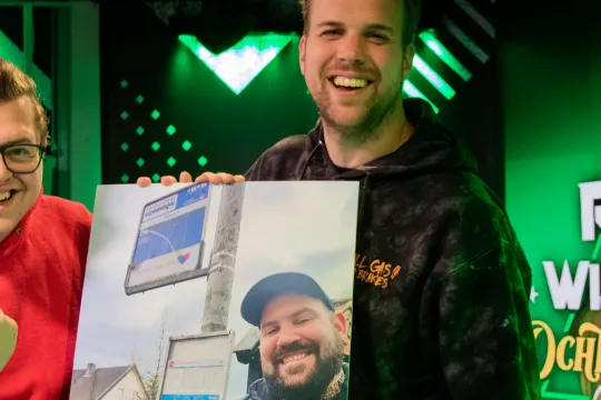 Rob & Wijnand en de ochtendshow: Beste Bushalte van Nederland