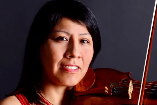 Spoorloos: Simone musiceert voor haar onbekende moeder