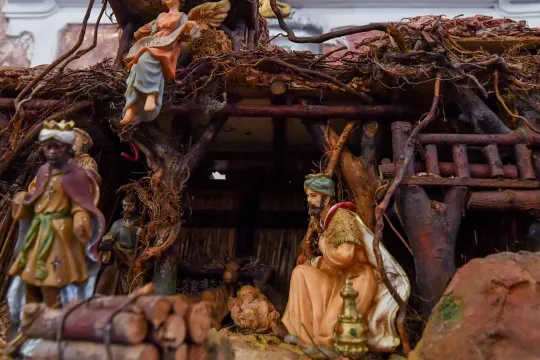 kerststal in kerk (afp)