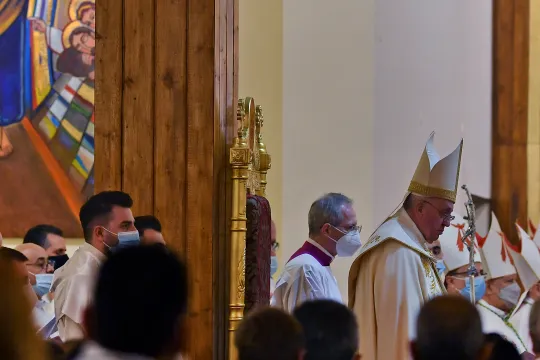Paus celebreert eucharistie in Chaldeeuwse ritus