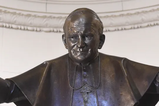 St Johannes Paulus II standbeeld hongarije