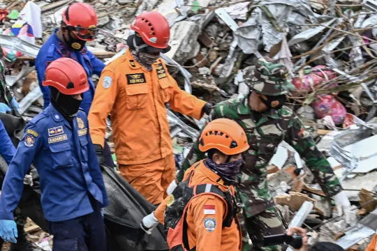 Aardbeving Sulawesi (AFP)