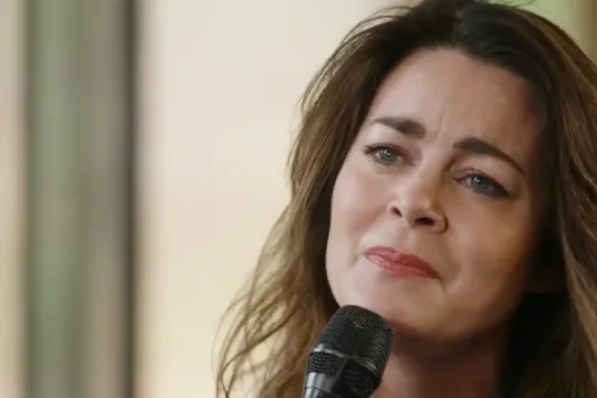 Kim-Lian van der Meij - Ik vertrouw (The Passion) 