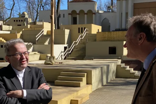 Mgr. Harrie Smeets en Leo - Geloofsgesprek 18-4-2021