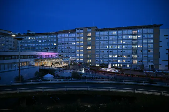 A general view shows the Gemelli hospital where Pope Francis is hospitalized in Rome on February 22, 2025. Pope Francis passes another calm night in hospital, the Vatican said on February 21, 2025 in its morning update, as the 88-year-old spent his seventh day in hospital being treated for pneumonia. Alberto PIZZOLI / AFP