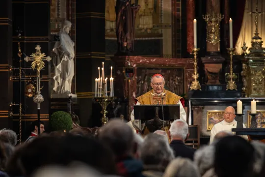 Pietro Parolin, de tweede man van de katholieke kerk, tijdens een bezoek aan Amsterdam in het teken van het 750-jarige bestaan van de stad. Hij draagt de mis op in de basiliek van de Heilige Nicolaas. ANP DINGENA MOL