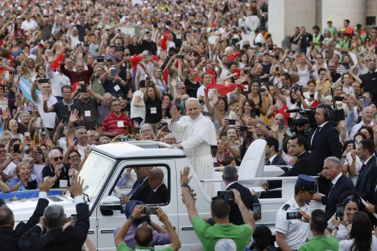 Pope Leo XIV waves to faithful during the Pentecost Vigil in St. Peter's Square, Vatican, 07 June 2025. EPA/FABIO FRUSTACI