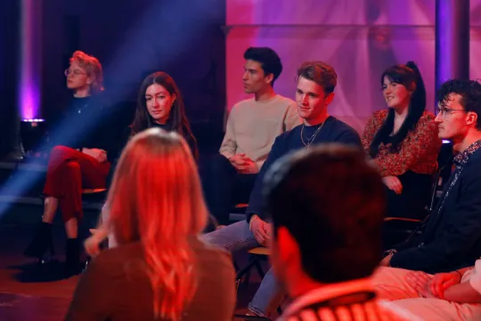 Studenten bij Ilse DeLange