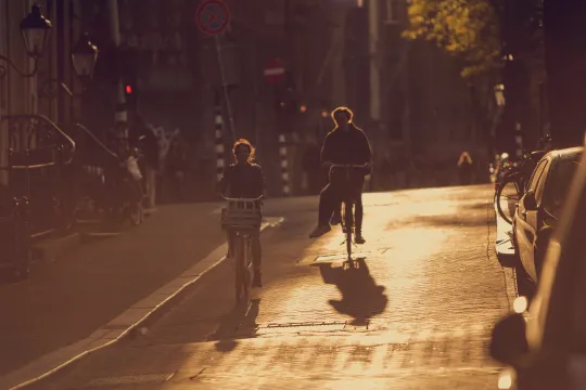 De Nederlanders en hun fietsen, buitenlanders weten maar al te goed dat die twee dingen onafscheidelijk zijn.