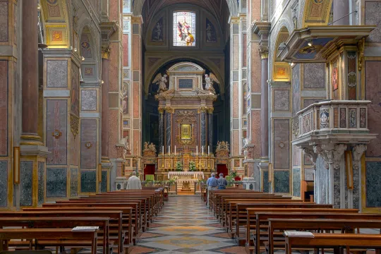 Interieur van de Basilica di Sant'Agostino in Rome.