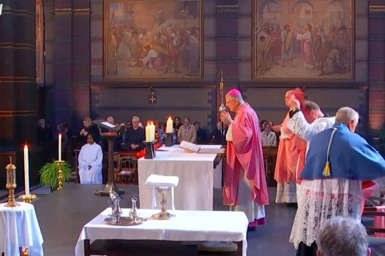 Rechtstreekse eucharistieviering op de 4e zondag van de Veertigdagentijd vanuit de co-kathedrale basiliek St. Nicolaas te Amsterdam. Hoofdcelebrant: mgr. Jan Hendriks.