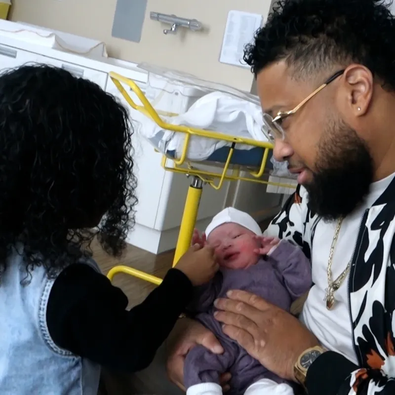 Vader met twee dochters