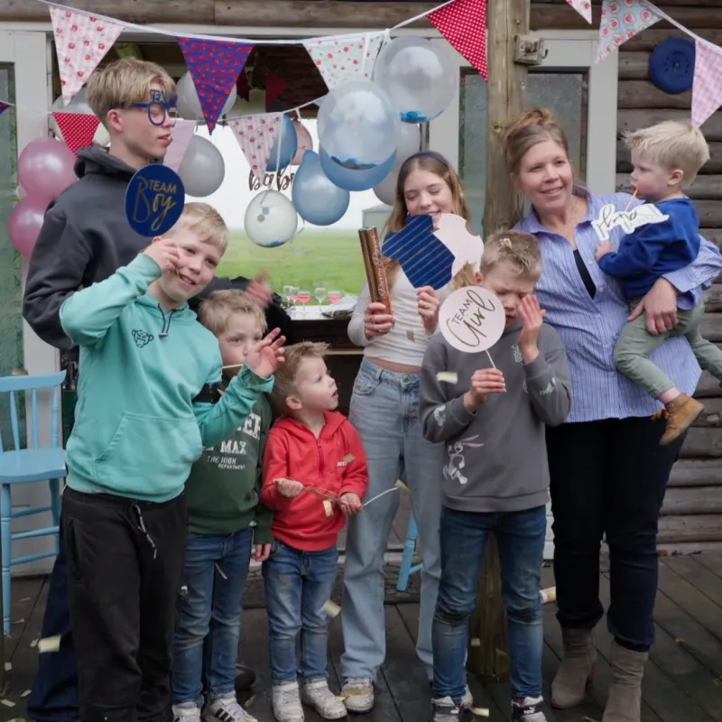 Familie Blom Een huis vol tijdens de baby reveal