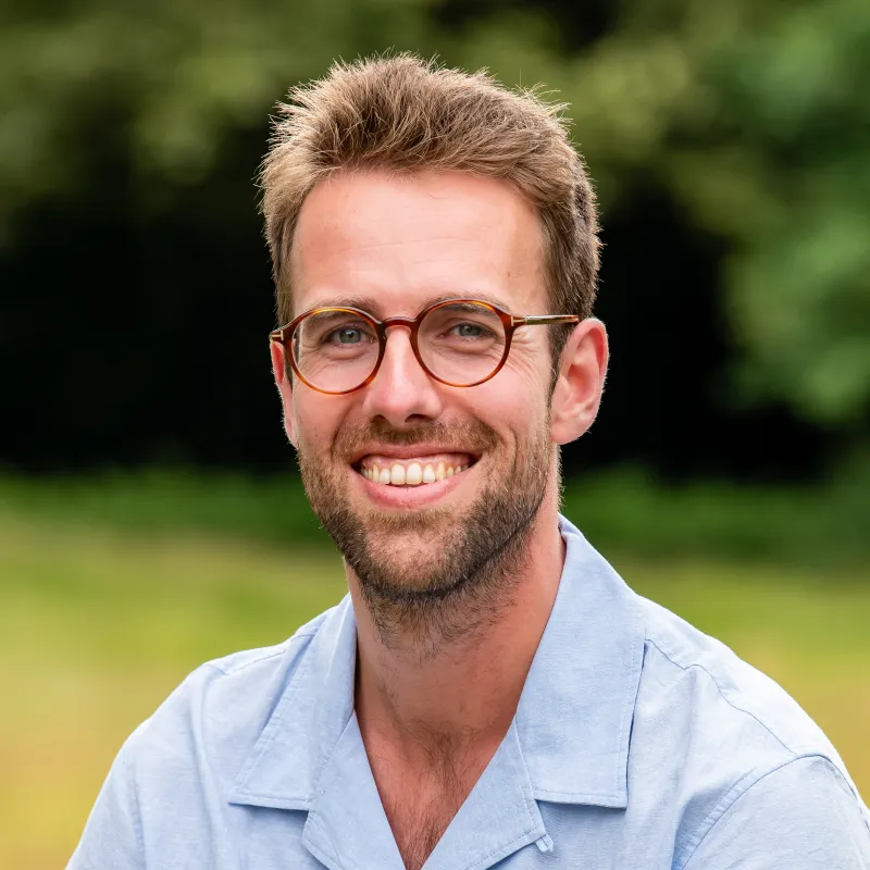 Bram deelt zijn verhaal in Taboes over partnergeweld 