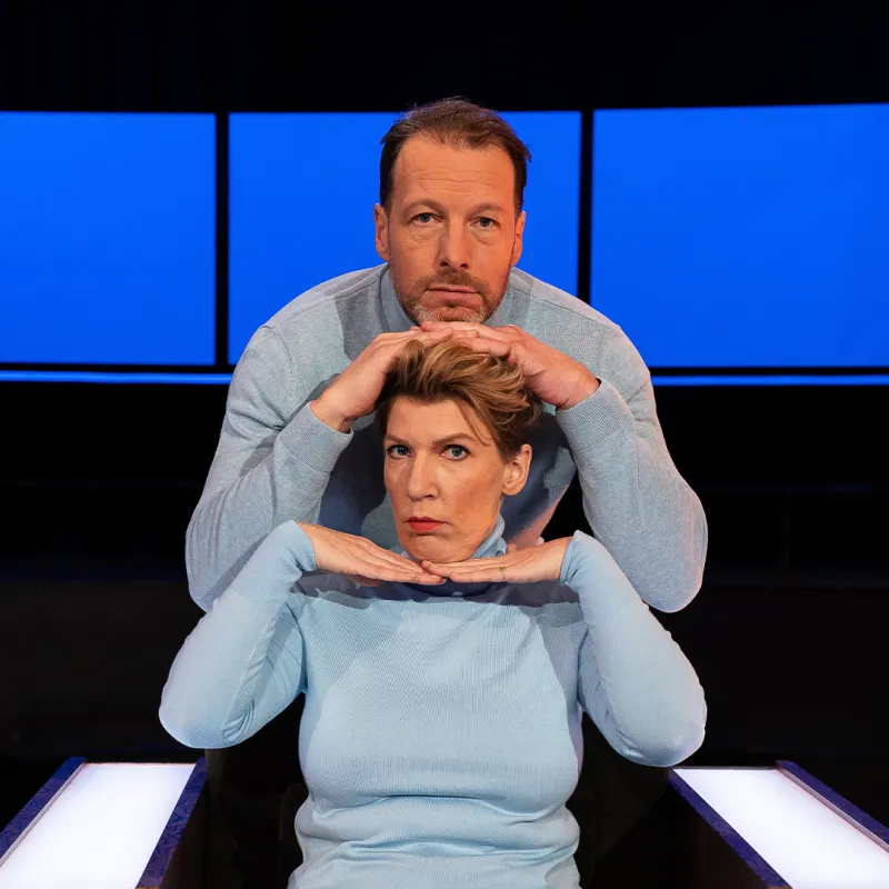 Herman en Paulien in De slimste mens - awkward family shoot