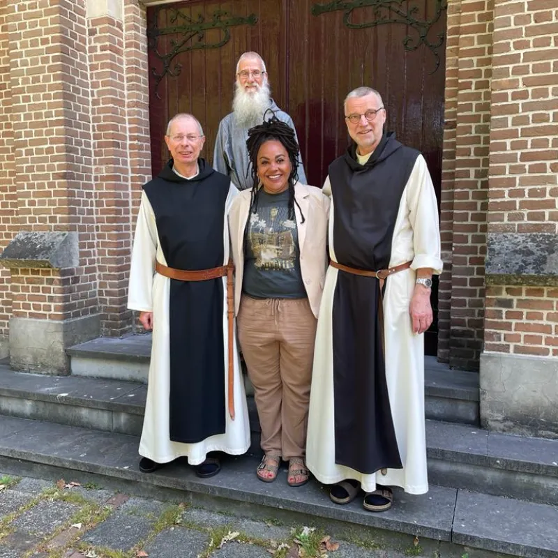 sharon de miranda kloostergasten