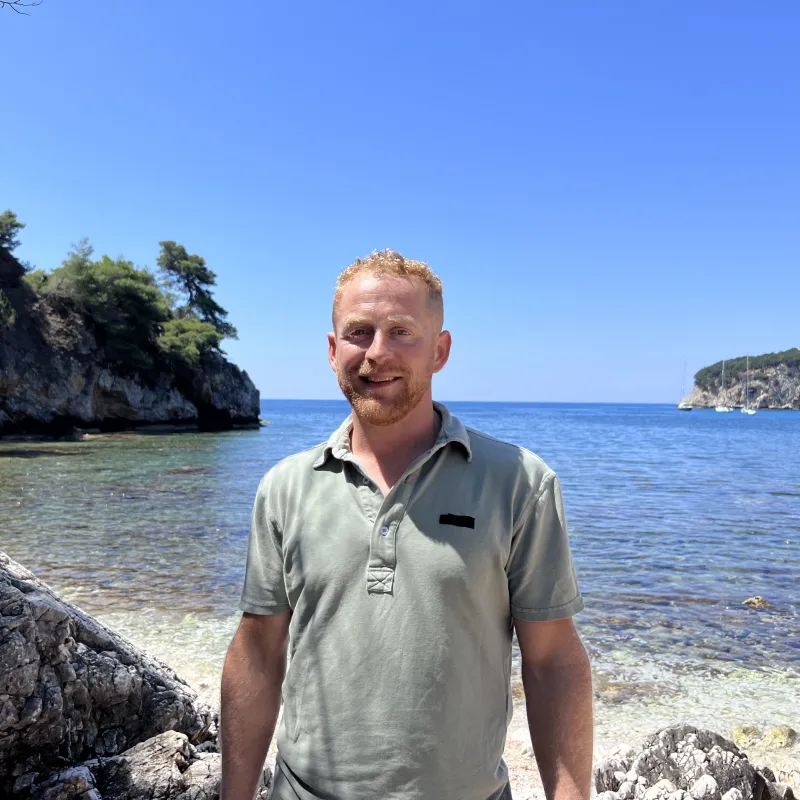 Joris uit Onderweg naar liefde op het strand