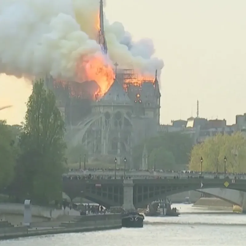 De vondelkerk in brand - De andere kant van Amsterdam