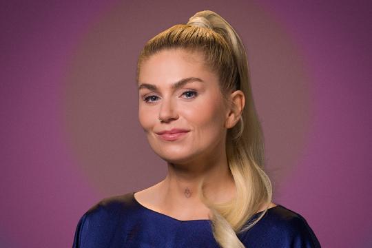 KRO-NCRV's The Passion - Roxeanne Hazes