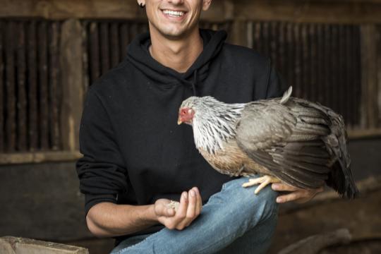 Nieuwe Boeren Thijs met kip Nieuwe Boeren Thijs met kip