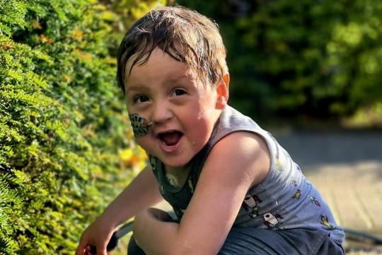Ollie in de tuin