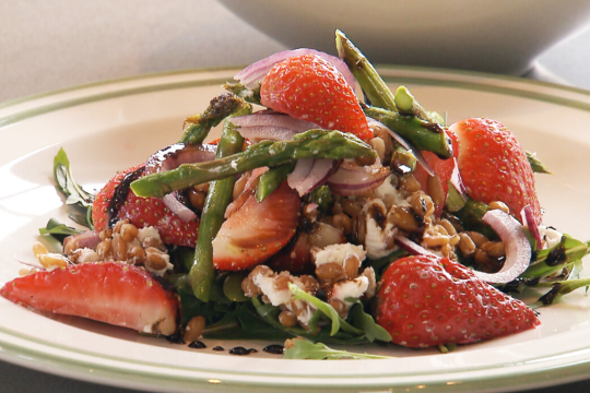 maaltijdsalade asperge aardbei