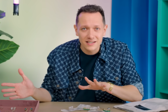 pointer checkt sieraden parel