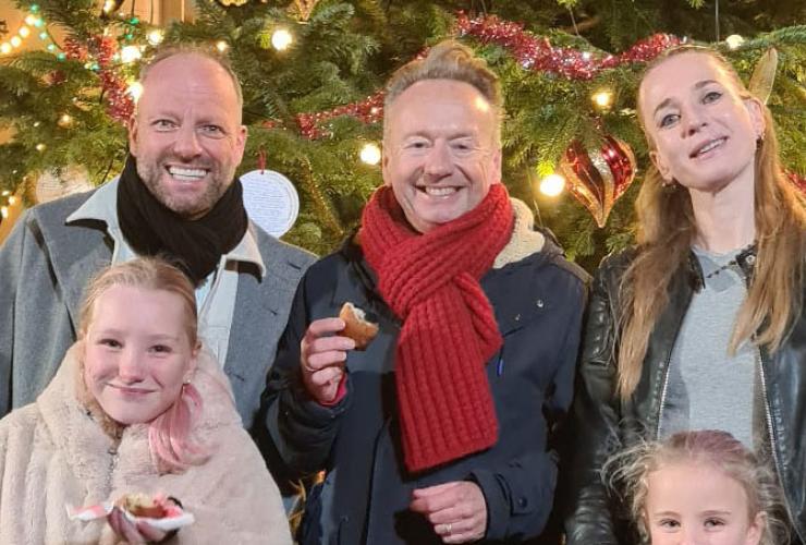 Remco en Kirsten met presentator Joris Linssen 