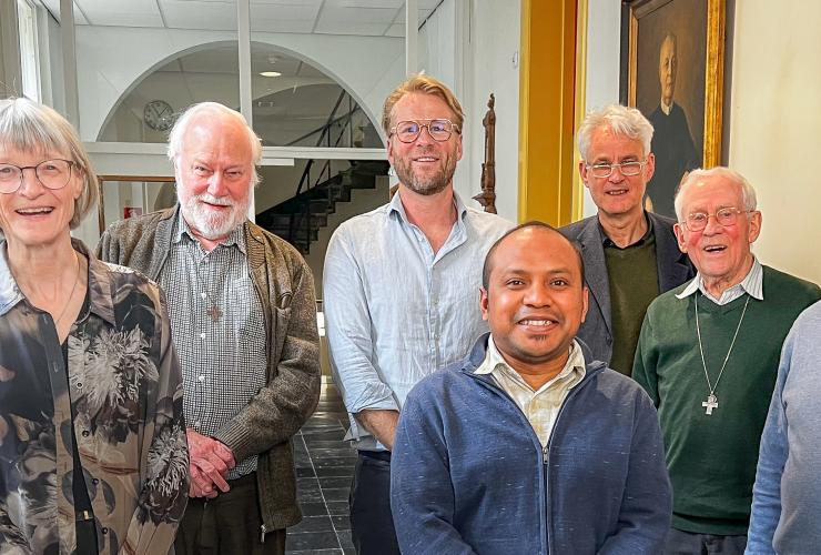 een groepsfoto in het klooster