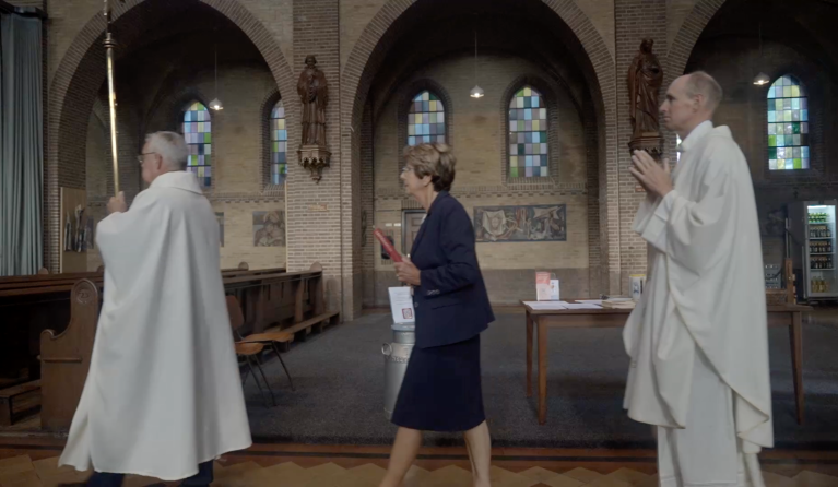 KRO-NCRV Kruispunt: De kerk gaat uit