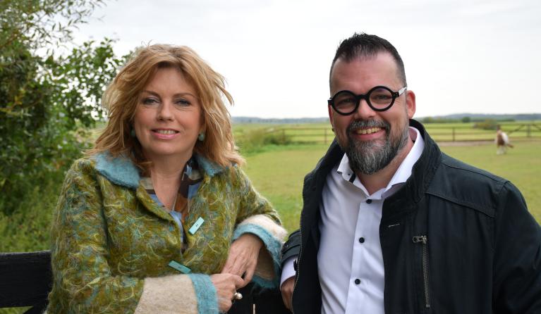 KRO-NCRV's De verwondering met Annemiek Schrijvers en Wouter van der Toorn