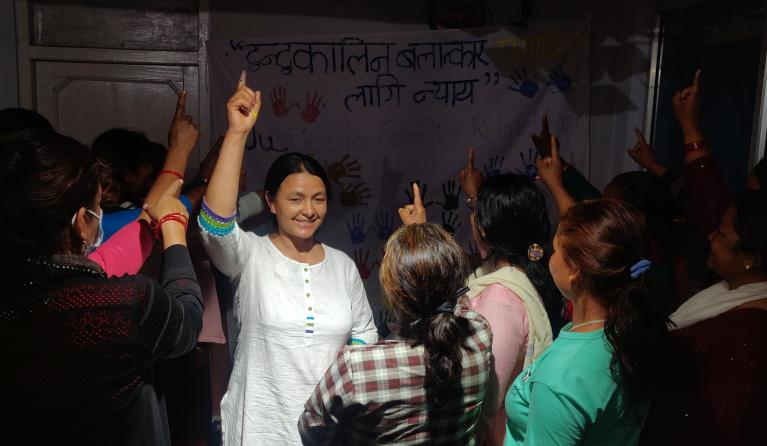 De Boeddhistische Blik met Onze stemmen zwijgen niet - Devi Khadka