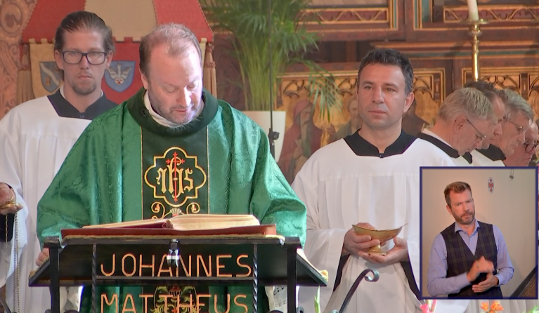KRO-NCRV - Gebarentolk terug bij wekelijkse eucharistieviering