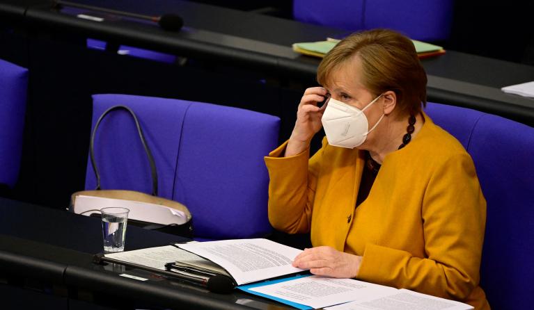 Merkel haalt bakzeil