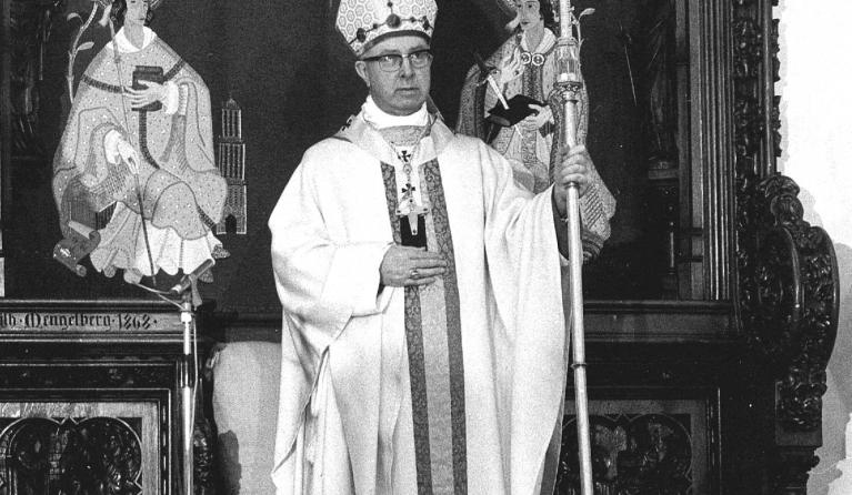 Kardinaal Willebrands neemt zetel Utrecht in bezit op 22 februari 1976 (foto: ANP)