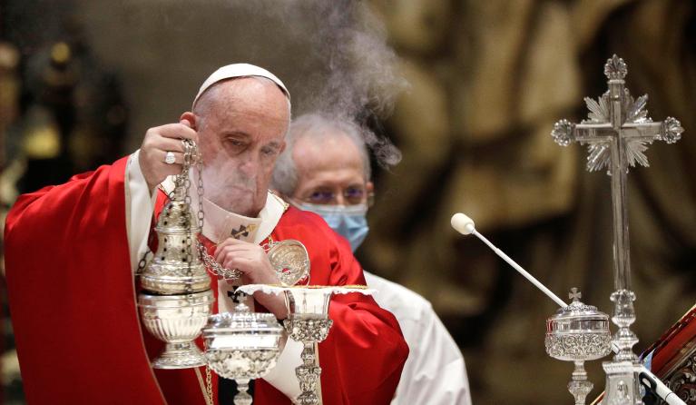 Requiem met paus Franciscus voor overleden kardinalen en bisschoppen 5 nov 2020