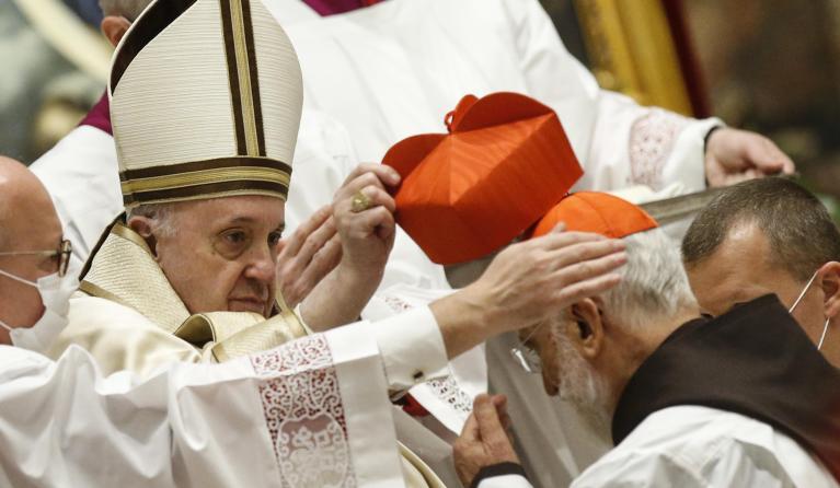 paus creëert cantalamessa kardinaal