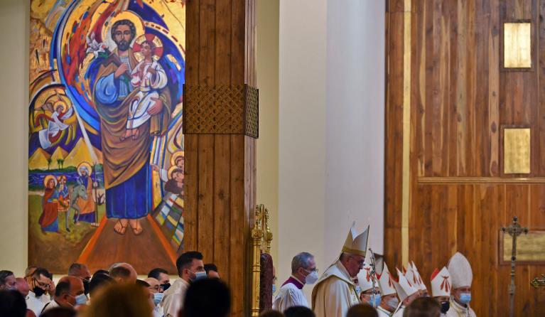 Paus celebreert eucharistie in Chaldeeuwse ritus