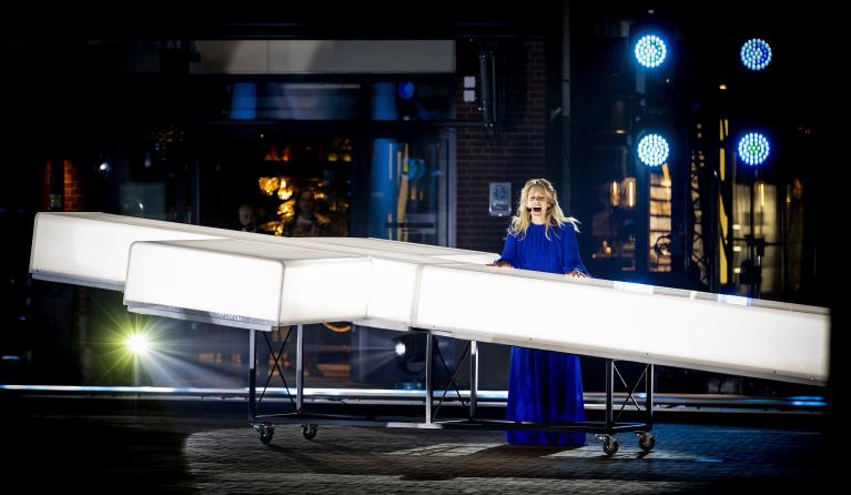 Noortje Herlaar als Maria tijdens het muziekspektakel The Passion 2022 in Doetinchem. In de Gelderse gemeente vindt de twaalfde editie plaats van het muzikaal-Bijbels evenement over het lijden en sterven van Jezus Christus. ANP KIPPA SEM VAN DER WAL