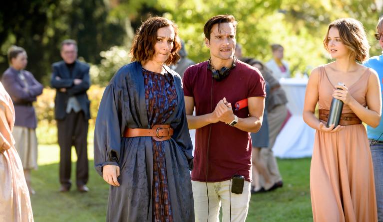 Arcadia - Monic Hendrickx met regisseur Tim Oliehoek op de set