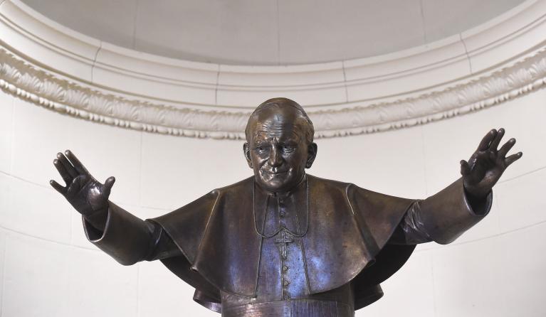 St Johannes Paulus II standbeeld hongarije