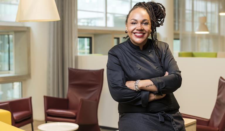 BinnensteBuiten- Chefkok Sharon de Miranda.jpg chimichanga burrito