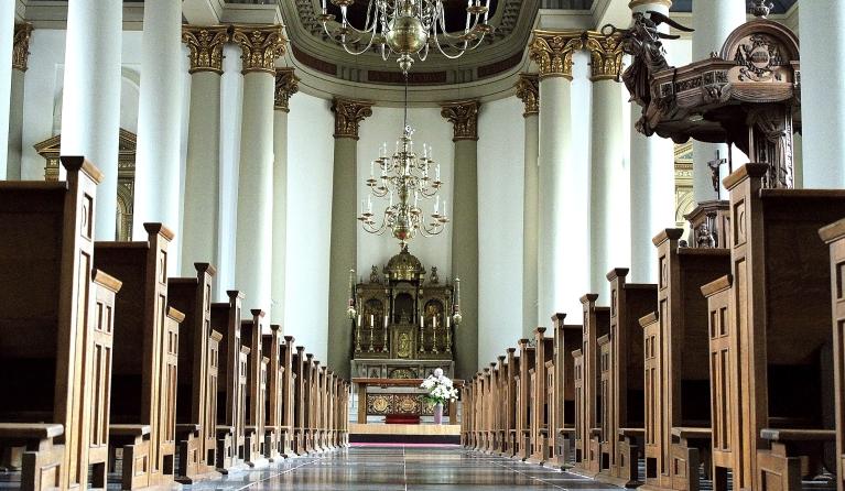 H. Antoniuskathedraal Breda - interieur