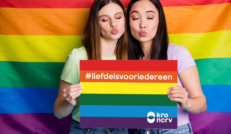 Vrouwen met bord #liefdeisvooriedereen