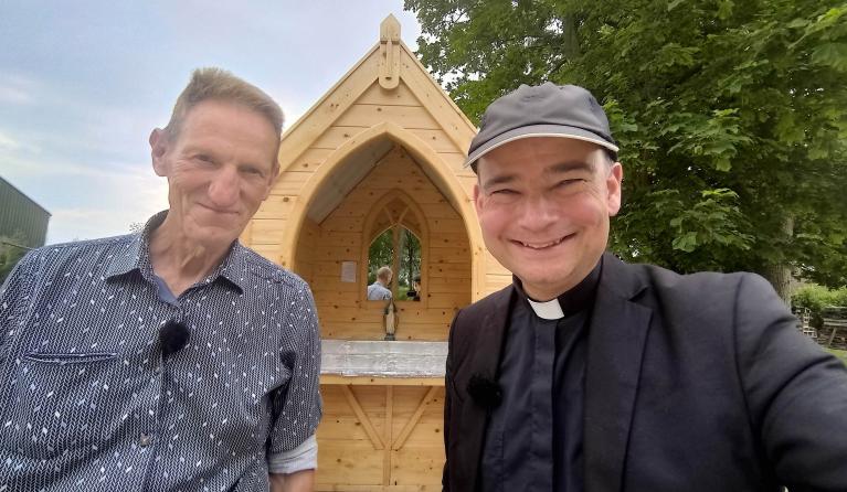 Mobiele kapel en Ad Schenk